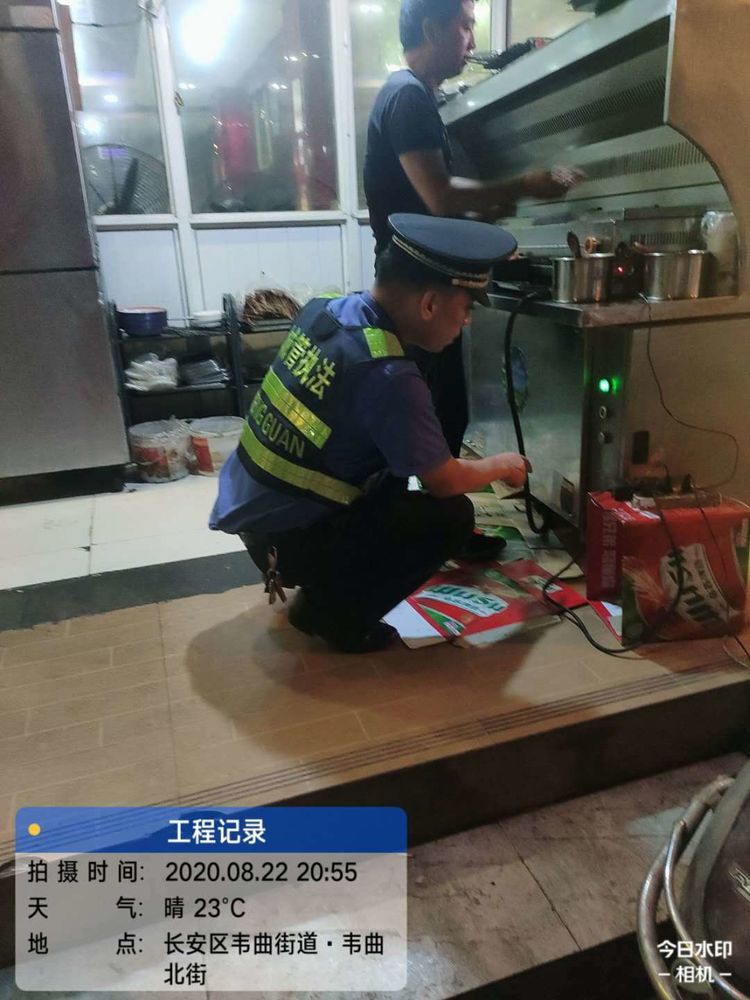 长安城管执法韦曲中队开展辖区13条街2家餐饮单位日常检查