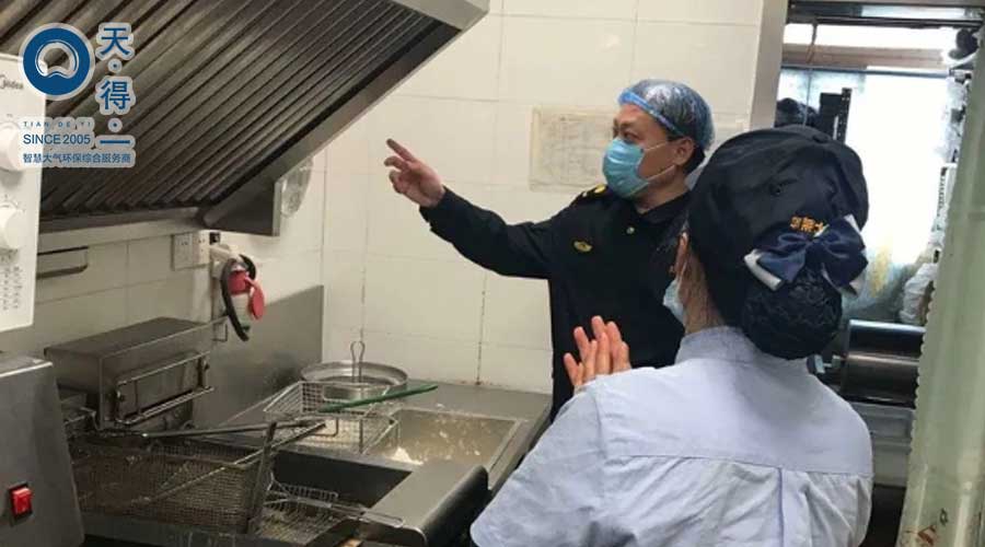 历城区城管局开展餐饮业油烟污染专项整治