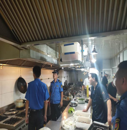 南苑综合执法大队多举措落实餐饮油烟污染治理工作