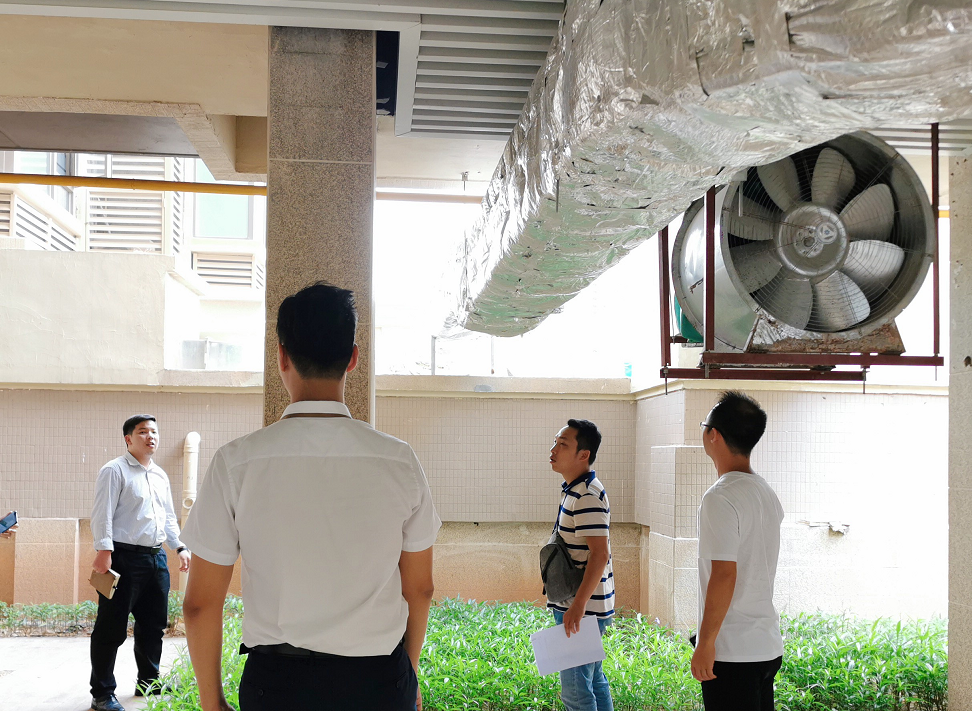 南宁市生态环境保护综合行政执法七大队开展餐饮油烟专项整治行动