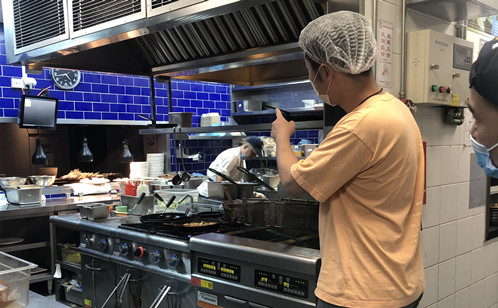 苏州中心广场社区开展餐饮门店的油烟净化装置集中排查整治行动