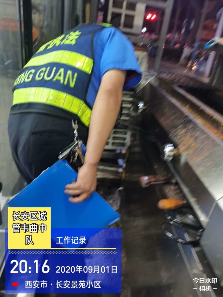 长安城管执法韦曲中队开展13条街4家餐饮单位餐饮单位日常检查