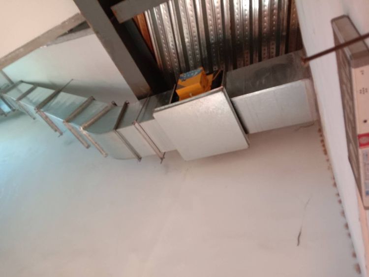 长安城管执法直属三中队开展辖区3条街道12家餐饮单位日常检查