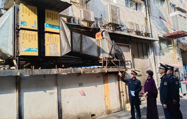 楚江街道办开展餐饮业油烟污染治理