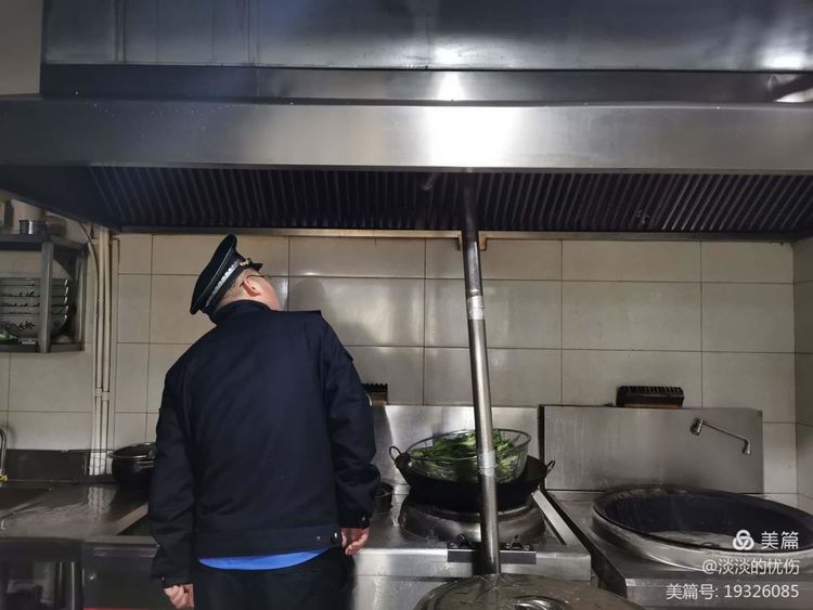 长安城管执法直属三中队开展辖区19家餐饮单位日常检查