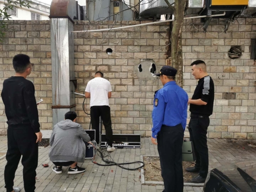 小港中队开展餐厨垃圾整治和油烟治理