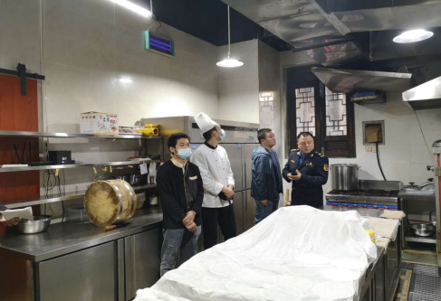 商南县市场监管局开展餐饮油烟治理专项行动