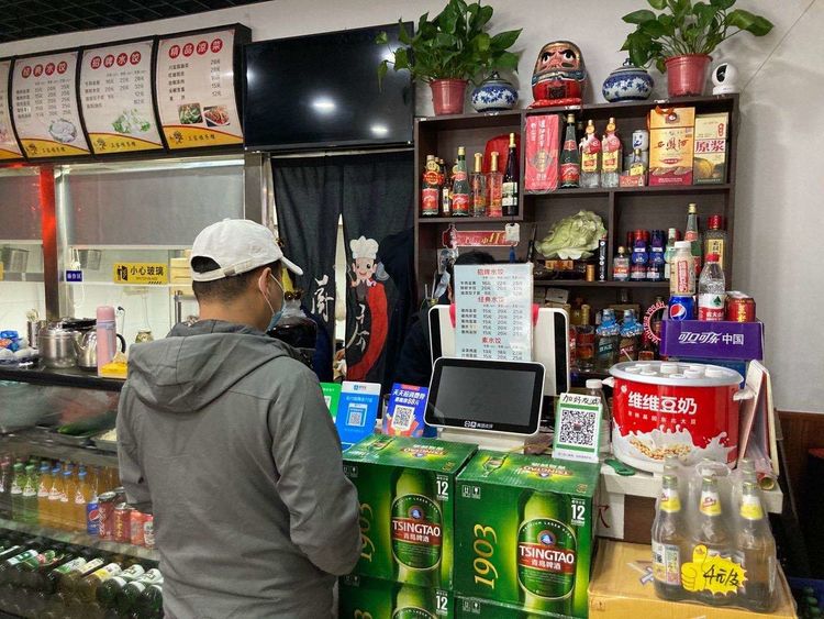 张家村街办铁腕治霾网格员开展专项巡查工作