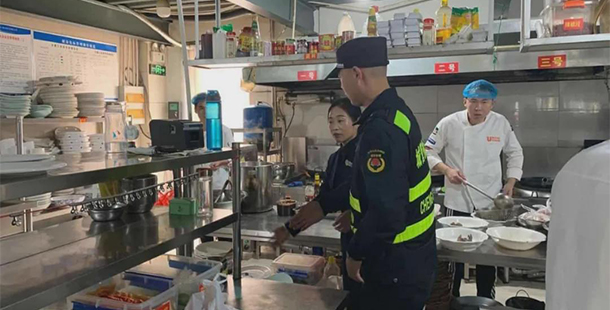 金乡县综合执法局多举措并进推动餐饮油烟整治