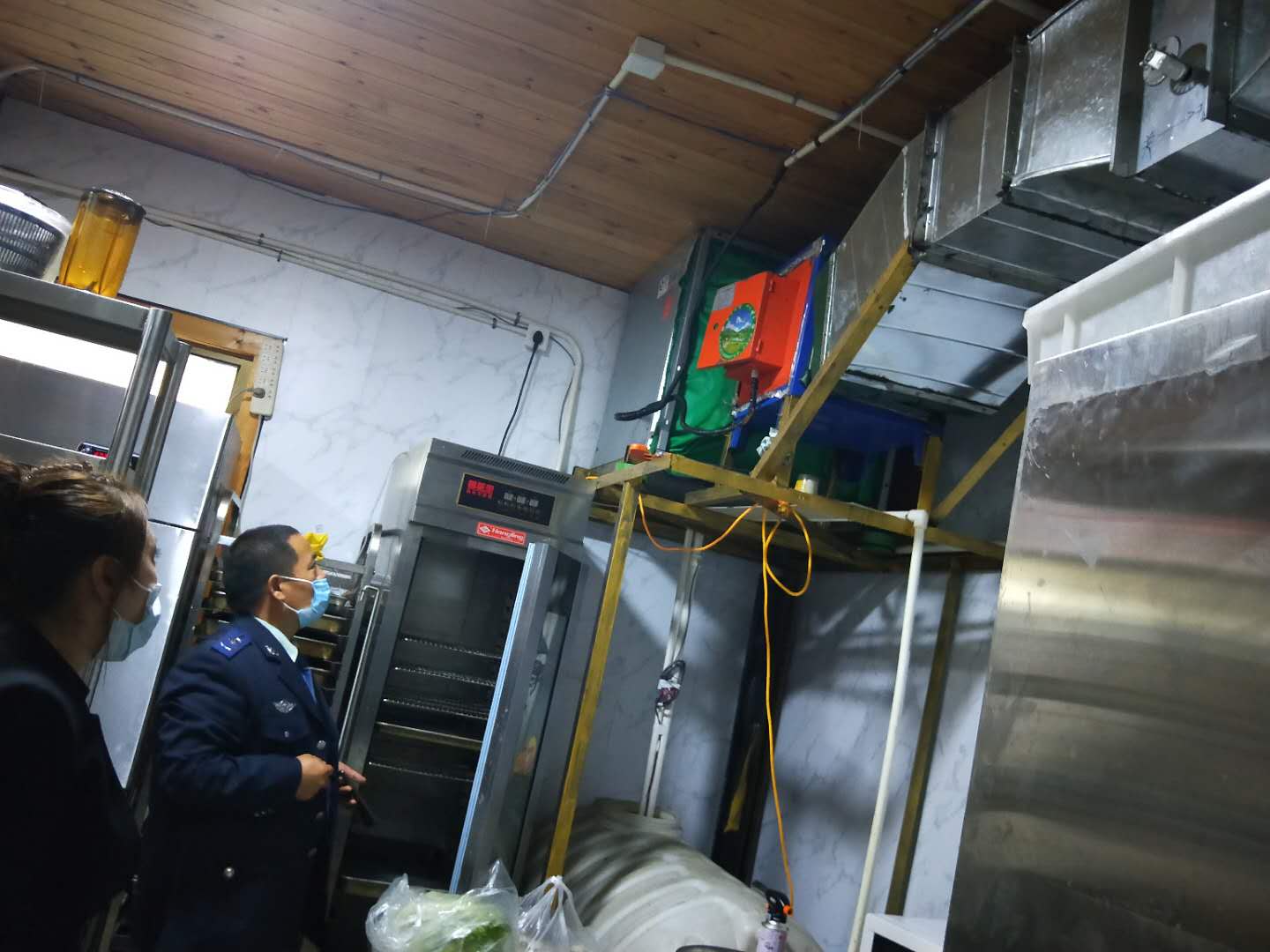 通州区聚力“四化”推动餐饮油烟深度治理