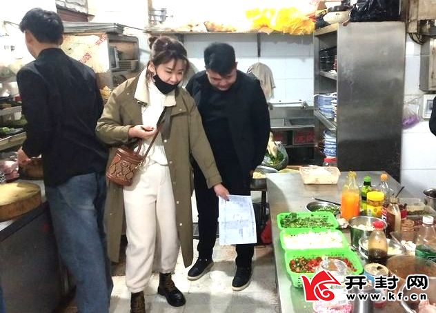 金耀街道开展餐饮业油烟污染排查治理工作