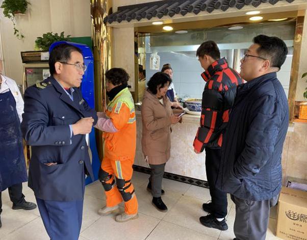 临洮街街道加强餐饮油烟治理监管