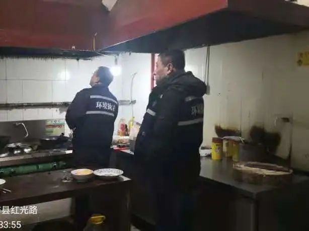 沛县生态环境局副局长带队突击检查餐饮企业