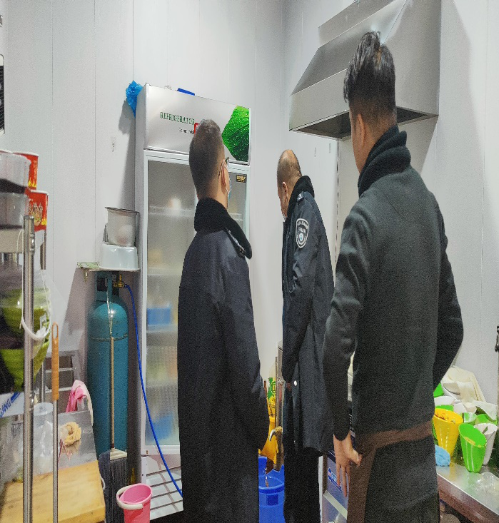 城东区开展餐饮油烟污染专项检查