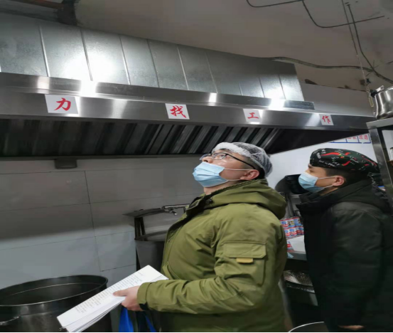黄海街道宝龙社区开展社区餐饮业油烟专项整治宣传活动