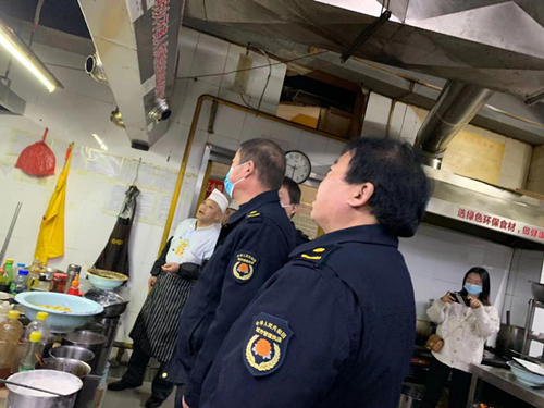 索河街道多措并举开展餐饮油烟污染防治专项整治行动