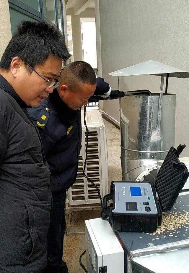 唐河县城市综合执法局开展餐饮业油烟污染常态化专项整治行动