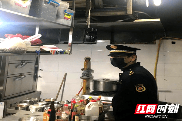 文源街道开展餐饮门店“大走访”行动