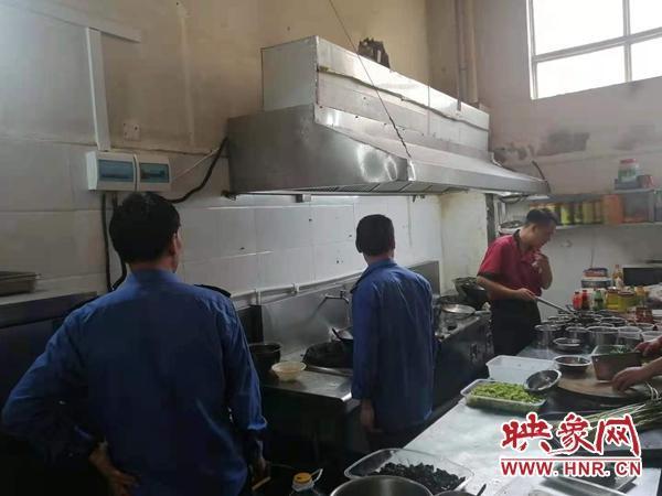 通许县加强辖区内餐饮单位油烟设施巡检力度