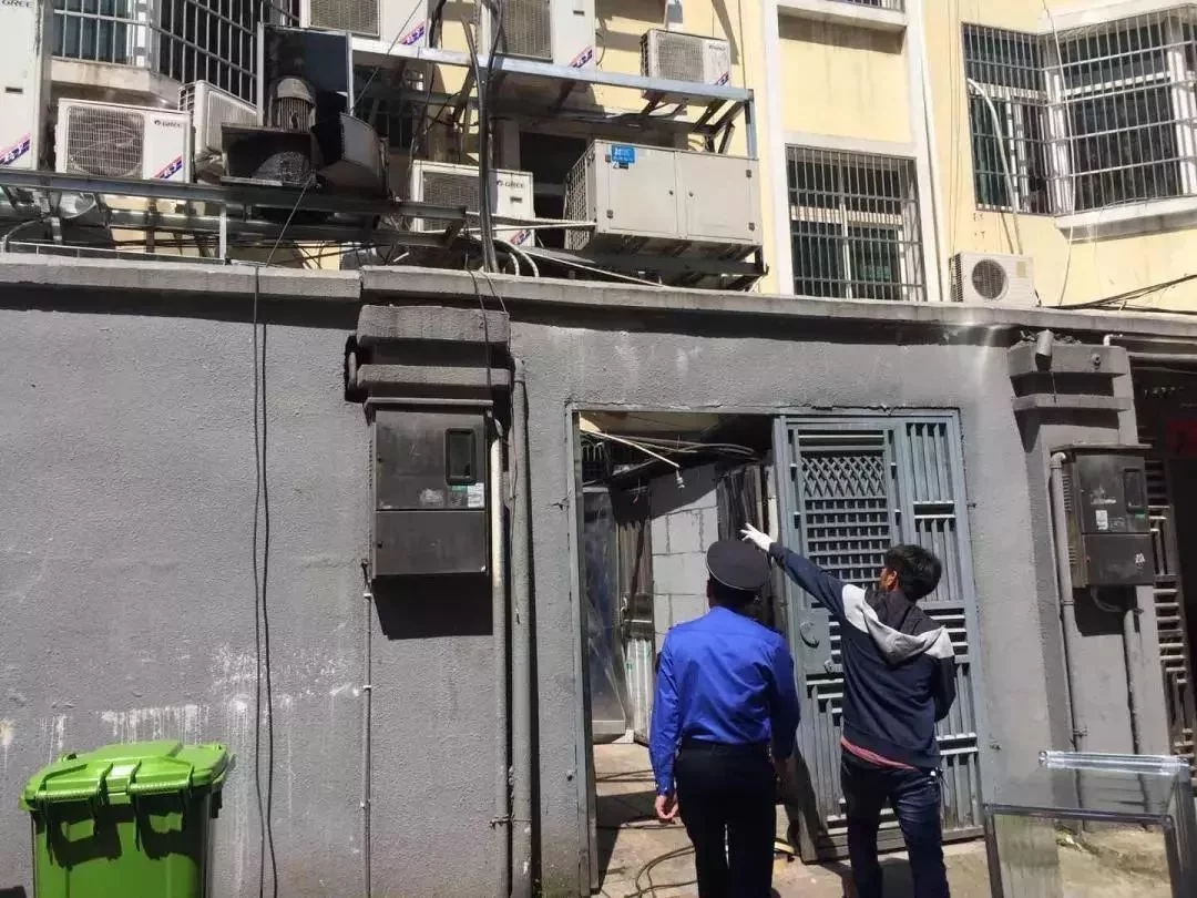 甘三里街道三举措开展油烟污染整治活动