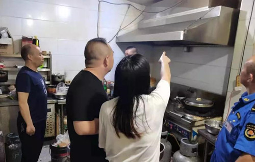 城固县多部门联合开展餐饮油烟治理专项检查行动