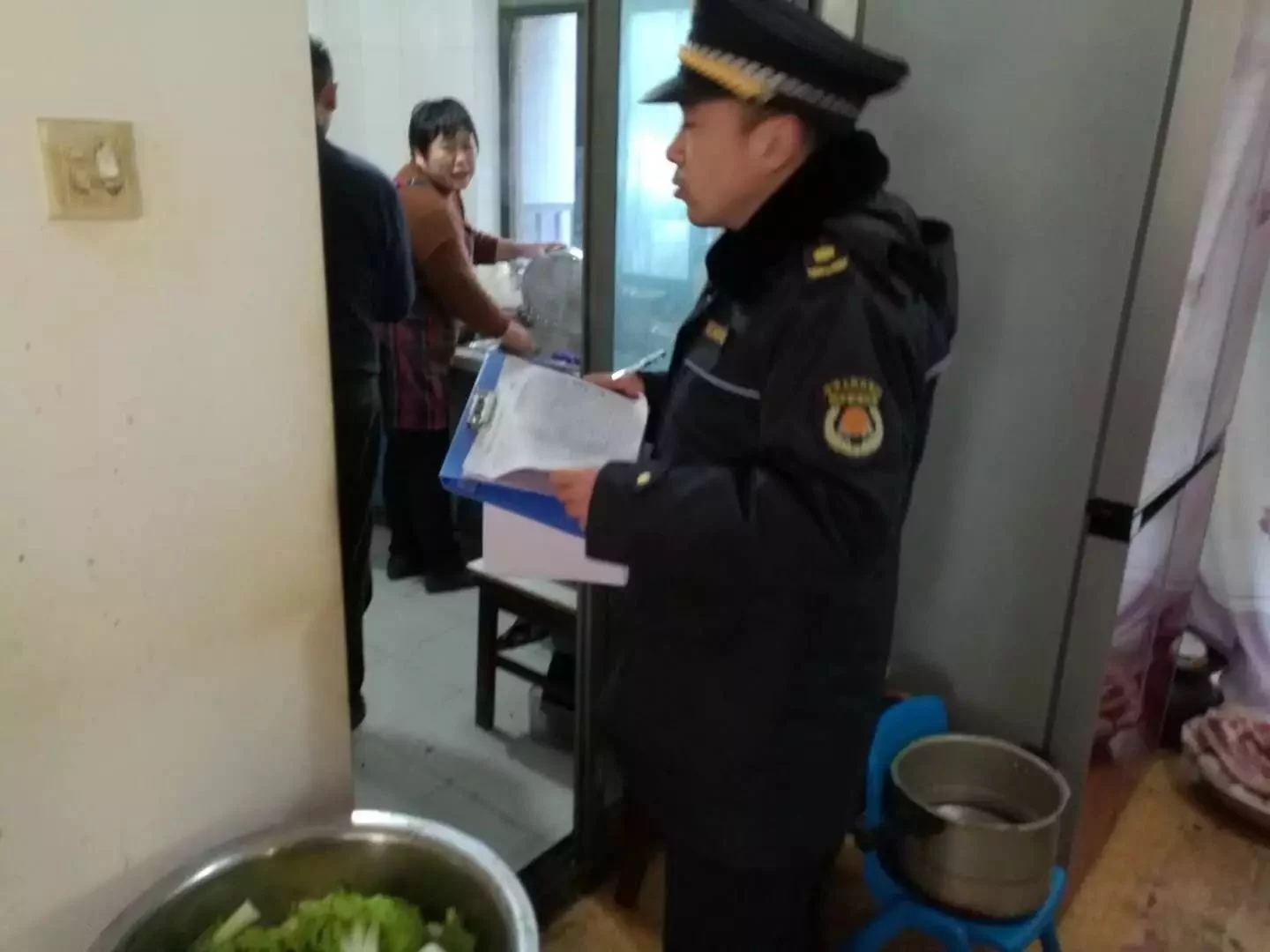 望湖街道三举措整治餐饮油烟污染的号角