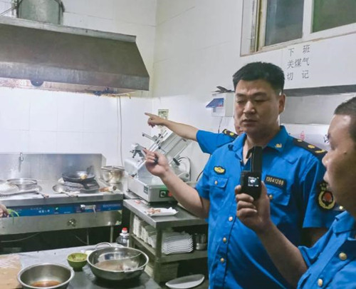 邯郸冀南新区开展露天烧烤的专项整治行动