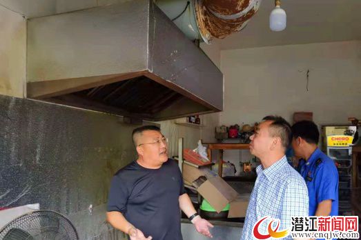 潜江市多部门联合开展城区餐饮油烟污染治理专项检查