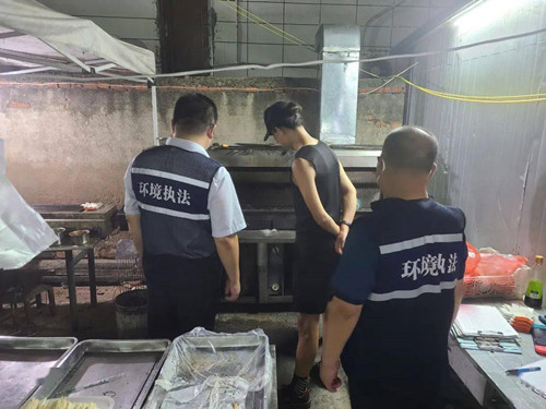 东海县生态环境局开展餐饮油烟治理“回头看”
