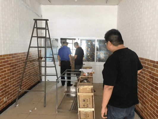 凤桥分队开展辖区小餐饮业油烟专项整治“回头看”行动