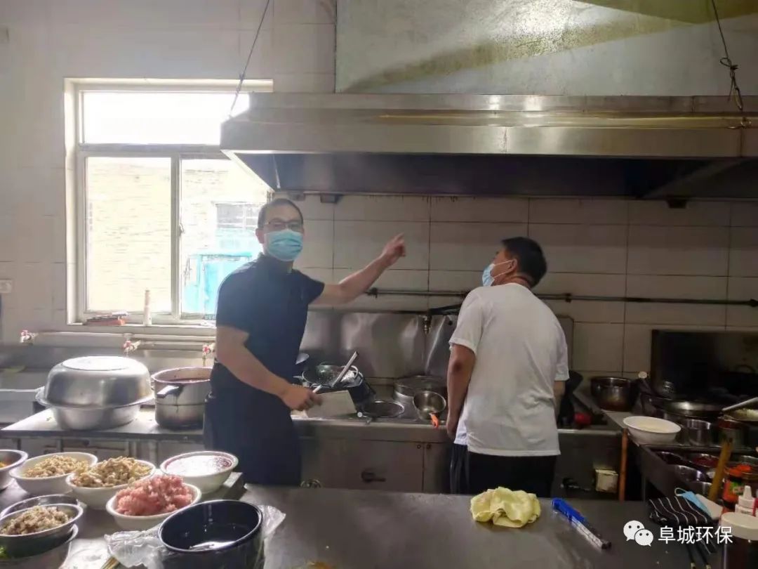 阜城生态环境分局推进餐饮油烟污染整治行动