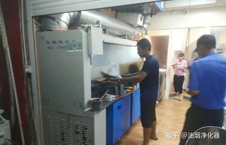 海门区城管加强餐饮油烟治理