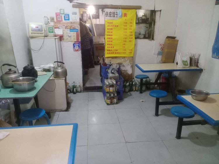 南院门街道专职网格员开展辖区餐饮店油烟净化设备检查