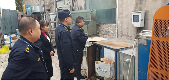 古荥执法中队开展餐饮油烟污染专项治理行动