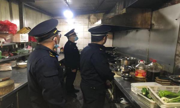 站东街道开展辖区内餐饮店净化器设施检查检测行动