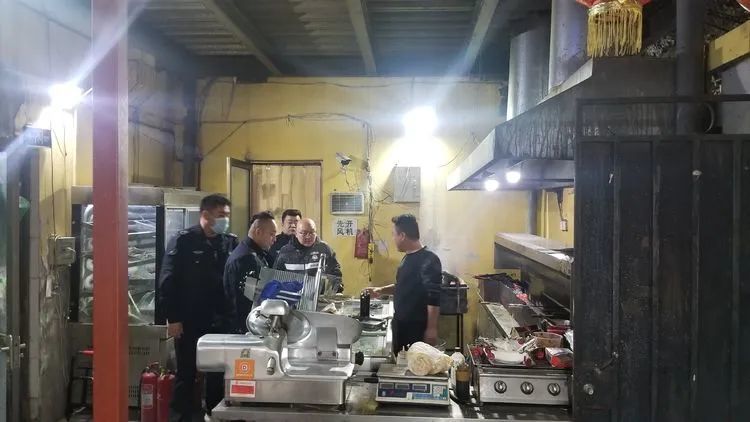 大观园街道办事处开展油烟污染防治专项整治行动