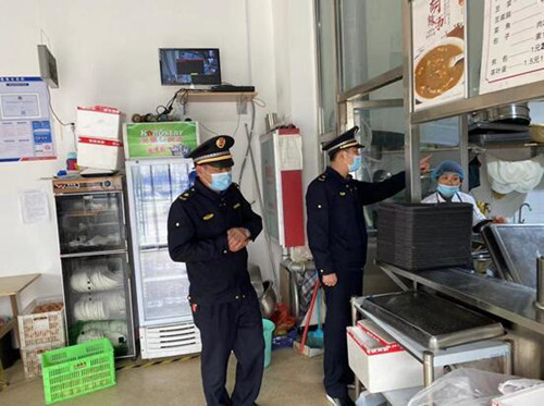 郑东新区金光路办事处开展餐饮油烟排查