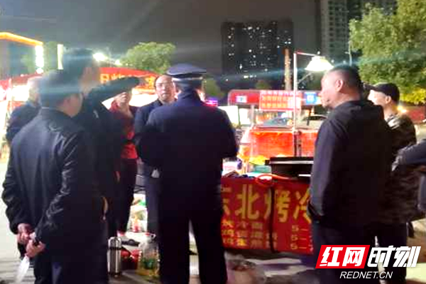 赤岭路街道多部门联合开展露天烧烤专项整治