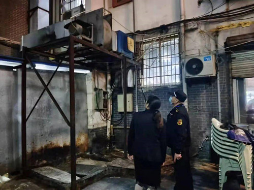 岱山街道三举措开展餐饮油烟大排查、大整治活动