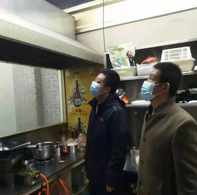 文峰镇市场监管所多举并措开展餐饮行业油烟污染治理工作