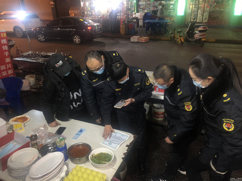 汉阴县城管执法大队开展城区餐饮商户拉网式专项整治行动