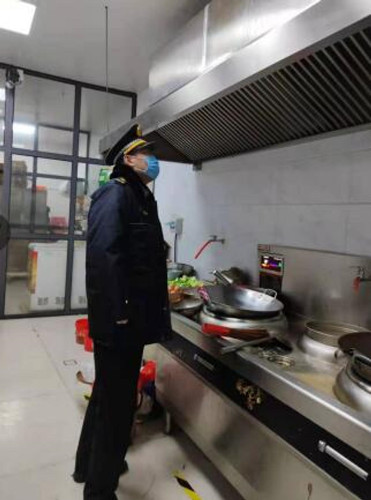 一马路街道办事处开展餐饮油烟治理“回头看”行动