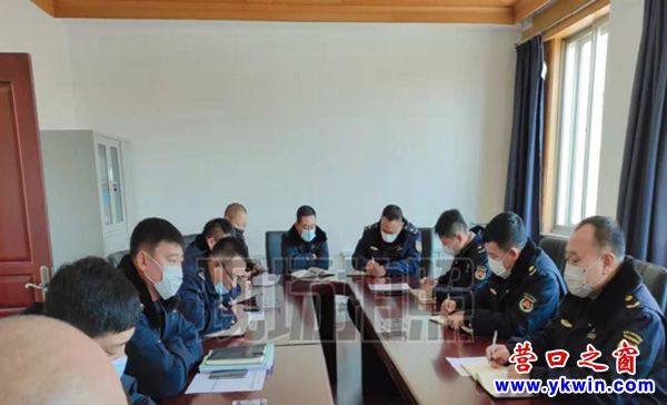 营口市城管支队三大队开展污染行为整治行动