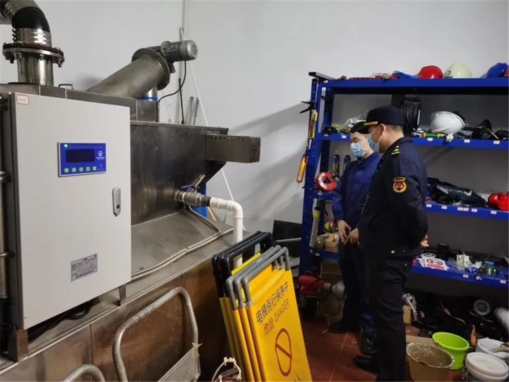 衢州市智慧新城开启迎新年餐饮业油烟污染整治“急诊”活动