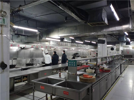 石佛办事处加大餐饮业油烟污染治理力度