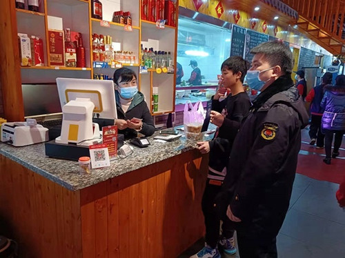新田县城市管理和综合执法局开展城区内餐饮单位油烟净化检查
