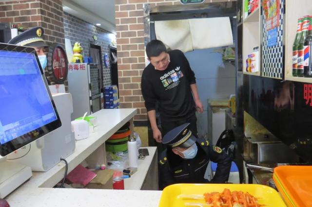 白银区开展餐饮业油烟专项整治行动