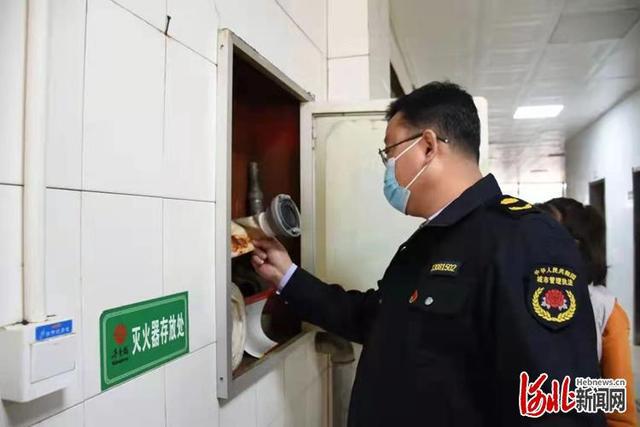 双滦区多部门联合开展校园食堂专项检查行动
