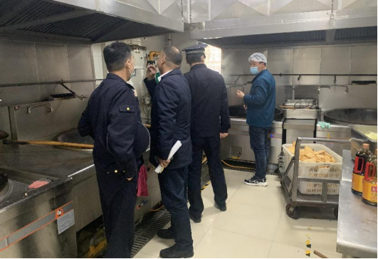 凤凰台街道开展辖区大中型餐饮服务单位油烟污染防治专项工作