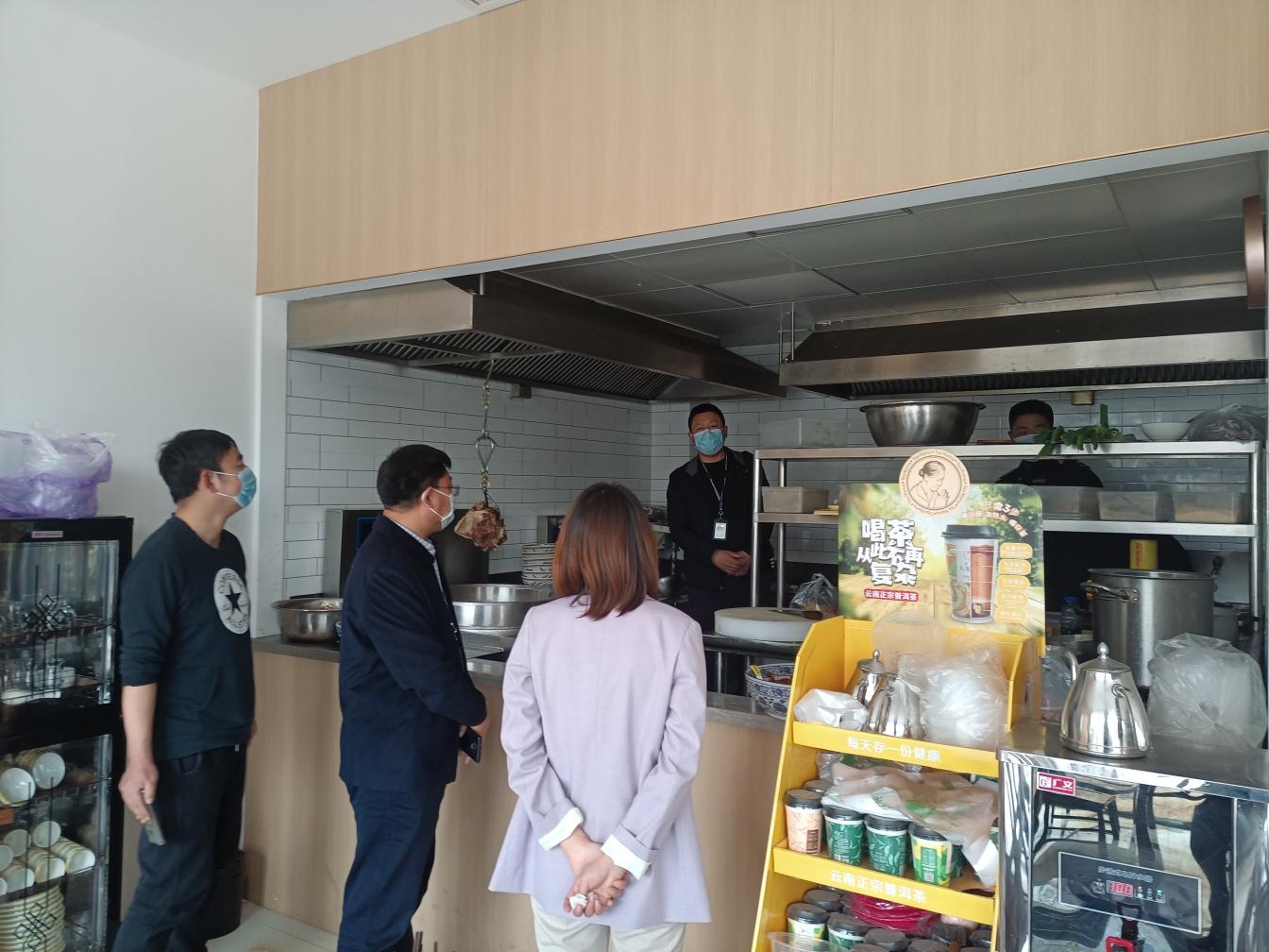 郑东新区龙湖办事处三举措推进餐饮油烟污染治理工作